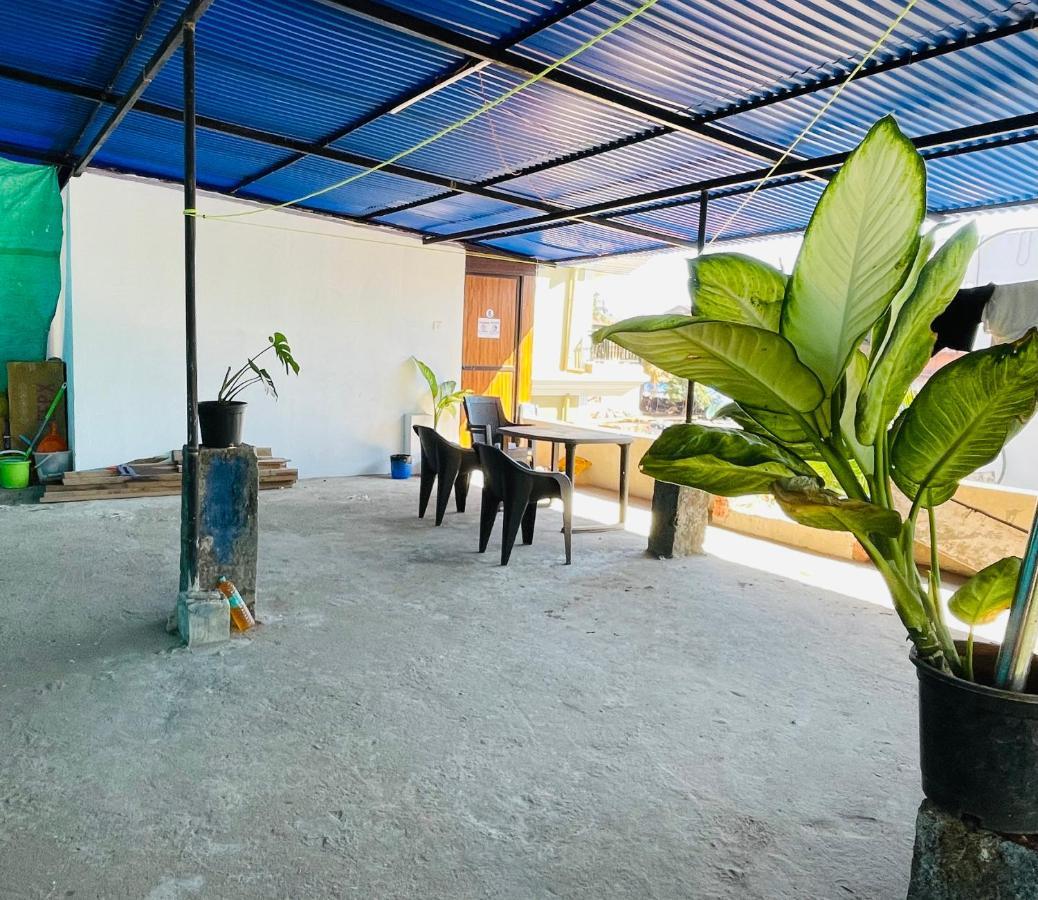 קלנגוטה Blue Waves Guest House מראה חיצוני תמונה